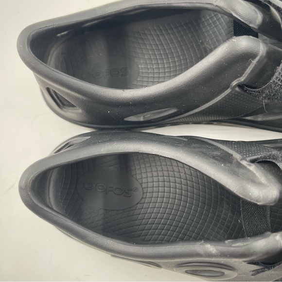 👞Oofos Unisex Adult OOCandoo Black Athletic Recovery Sandal - Men/7| Women/9 - Picture 13 of 16